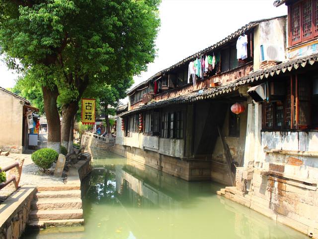 逃出巫婆屋